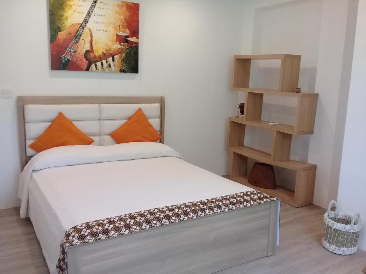 Castaway Surf Retreat 1 Hotel Sekongkang Bagian luar foto