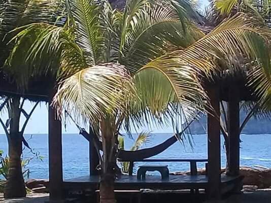 Castaway Surf Retreat 1 Hotel Sekongkang Bagian luar foto