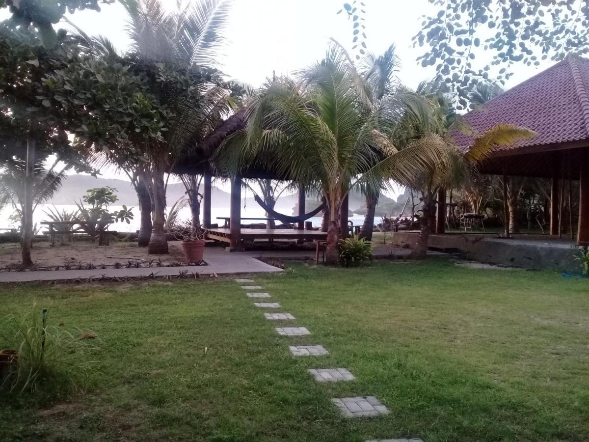 Castaway Surf Retreat 1 Hotel Sekongkang Bagian luar foto