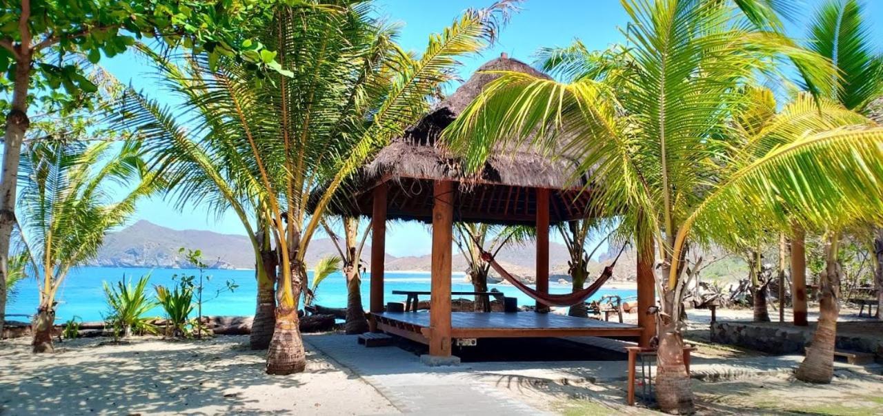 Castaway Surf Retreat 1 Hotel Sekongkang Bagian luar foto