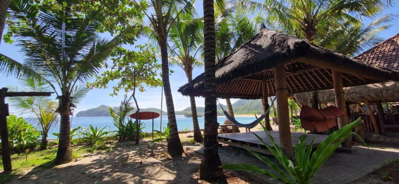 Castaway Surf Retreat 1 Hotel Sekongkang Bagian luar foto