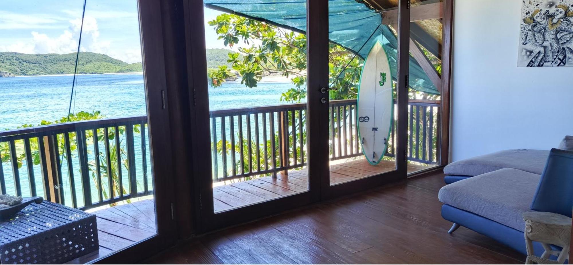 Castaway Surf Retreat 1 Hotel Sekongkang Bagian luar foto